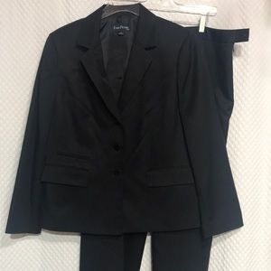 Evan Picone Women's Black Pinstripe Suit Set